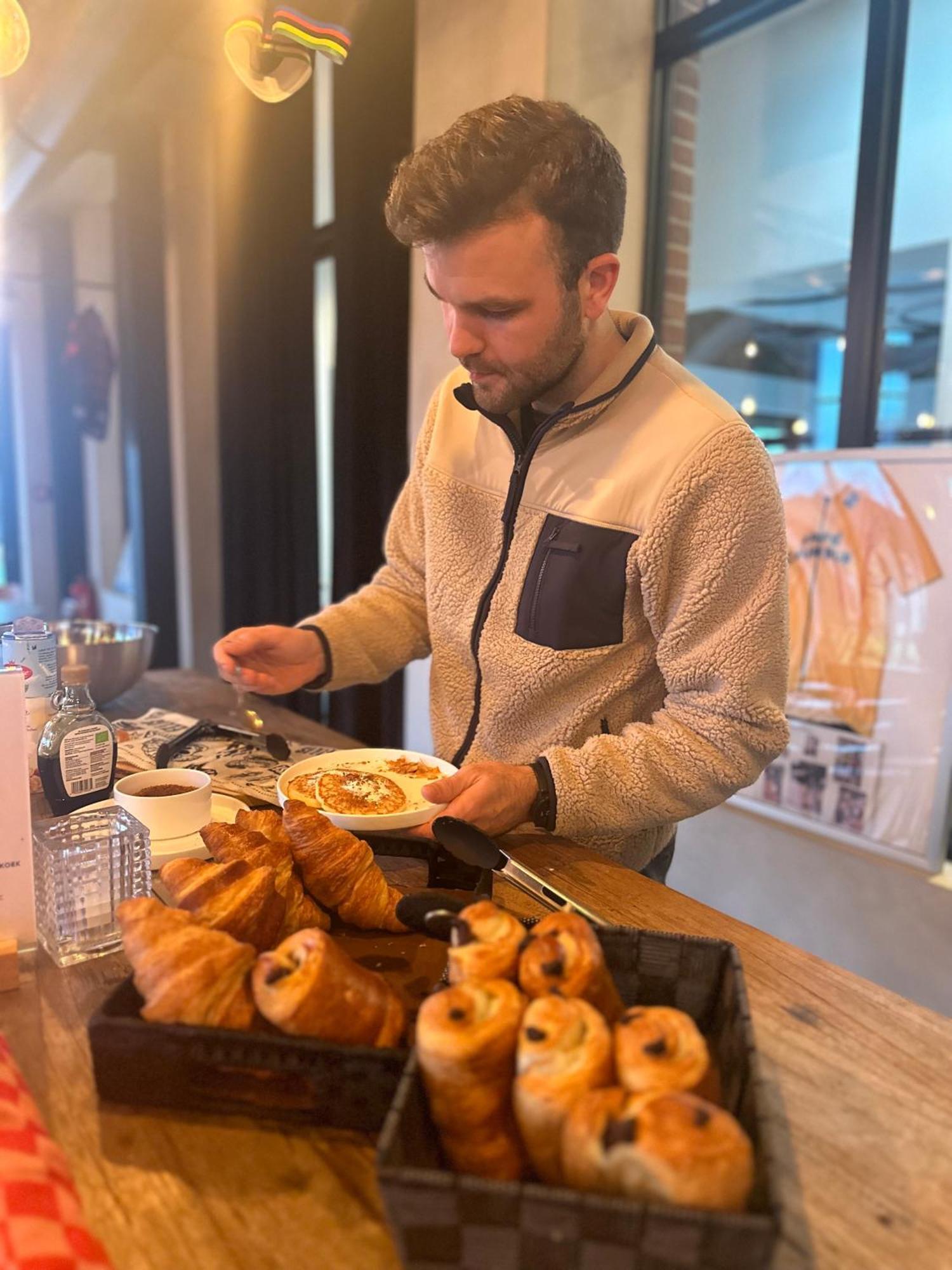 فندق Cafe Coureur بورغلون المظهر الخارجي الصورة