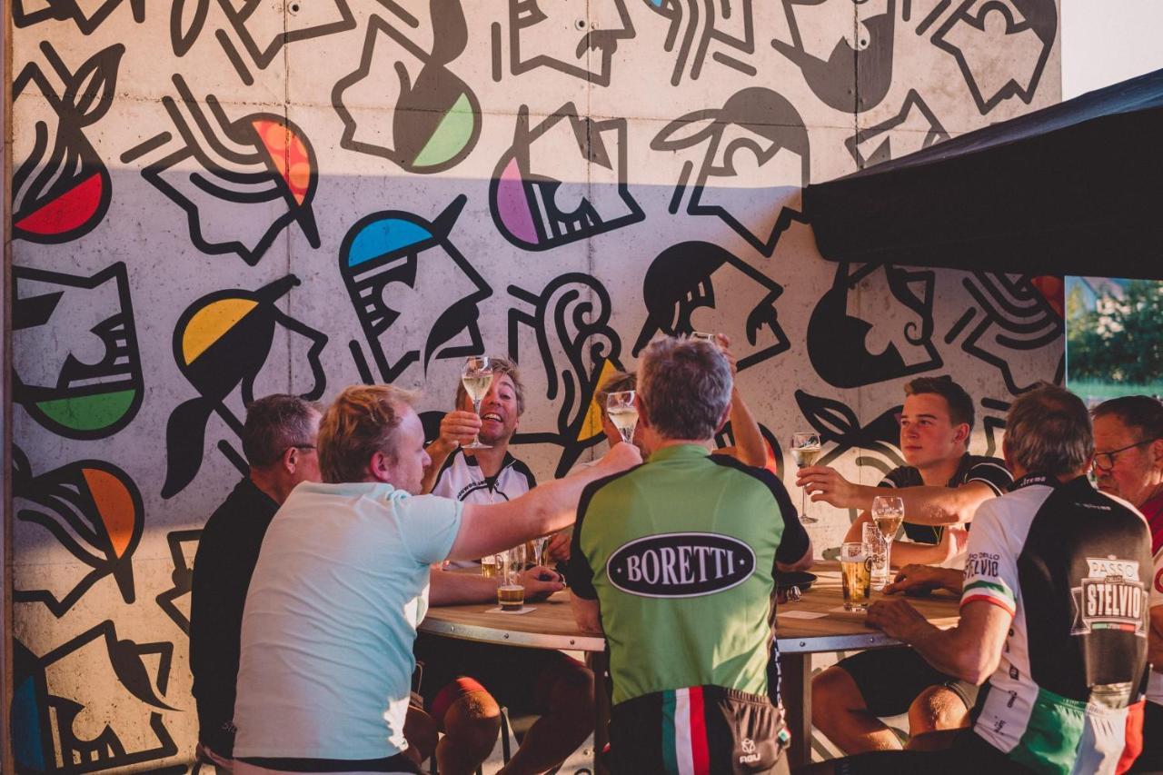 فندق Cafe Coureur بورغلون المظهر الخارجي الصورة
