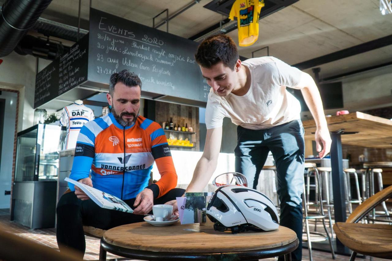 فندق Cafe Coureur بورغلون المظهر الخارجي الصورة